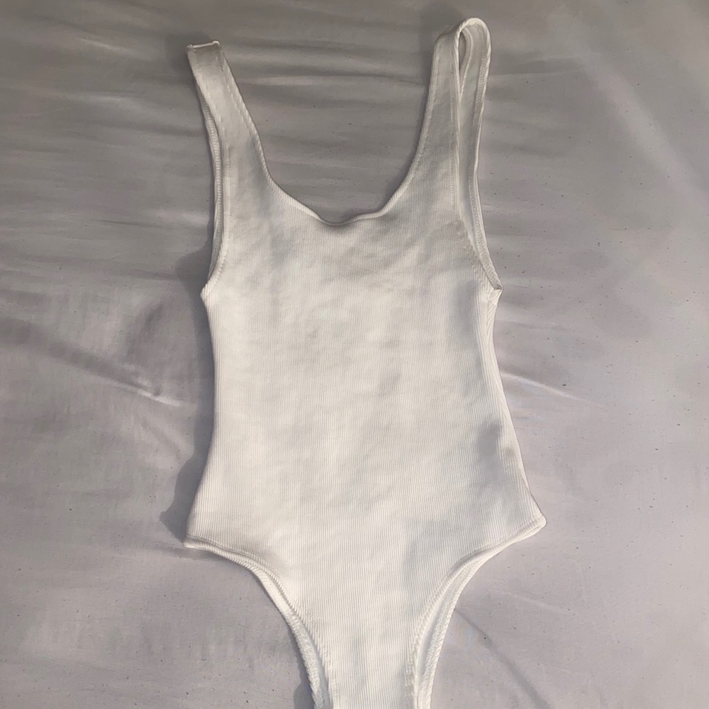 Ribbed Simple Bodysuit